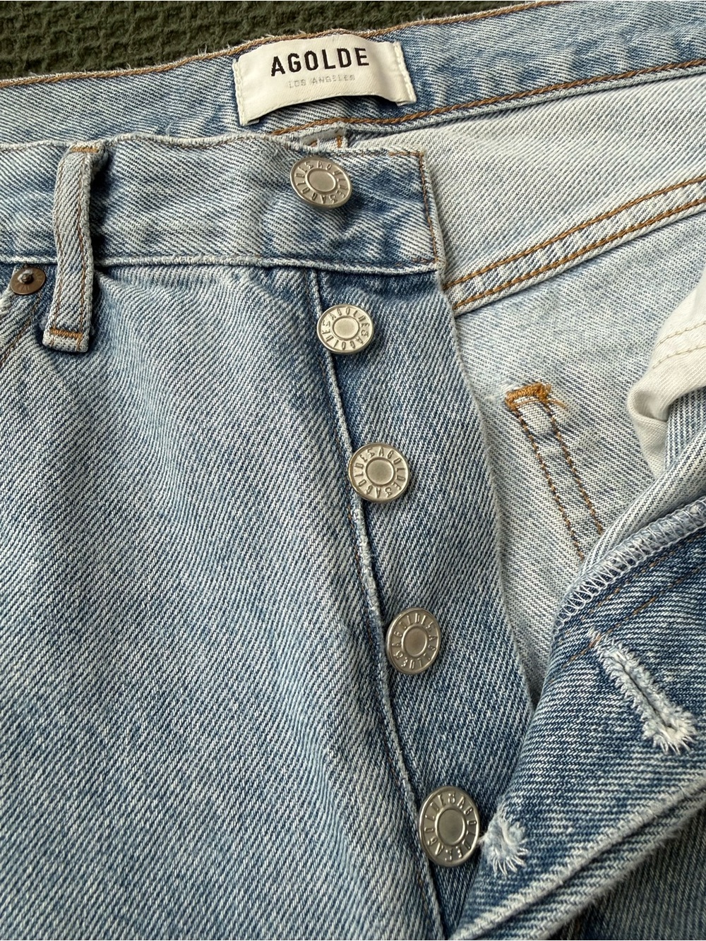 Agolde Riley Light Blue Button-Fly Denim Jeans - Picture 2 of 12